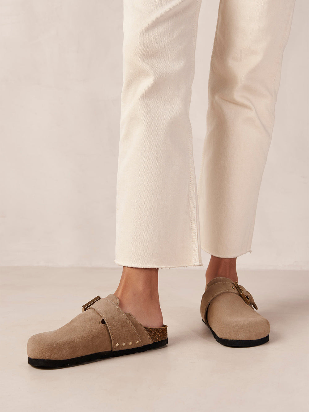 COZY SUEDE MULE - TAUPE LEATHER