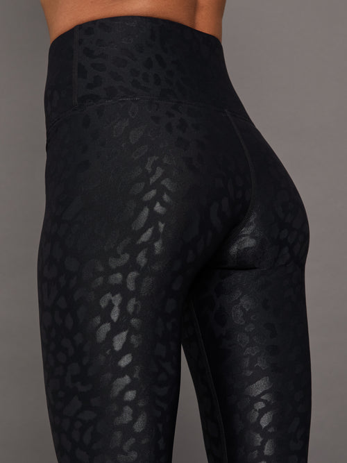 High Rise 7/8 Legging in Leopard Takara Shine - Black