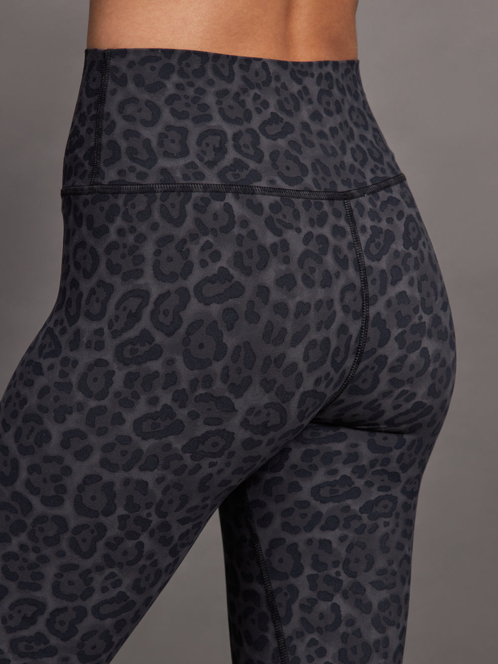 High Rise Legging in Melt - Charcoal Leopard