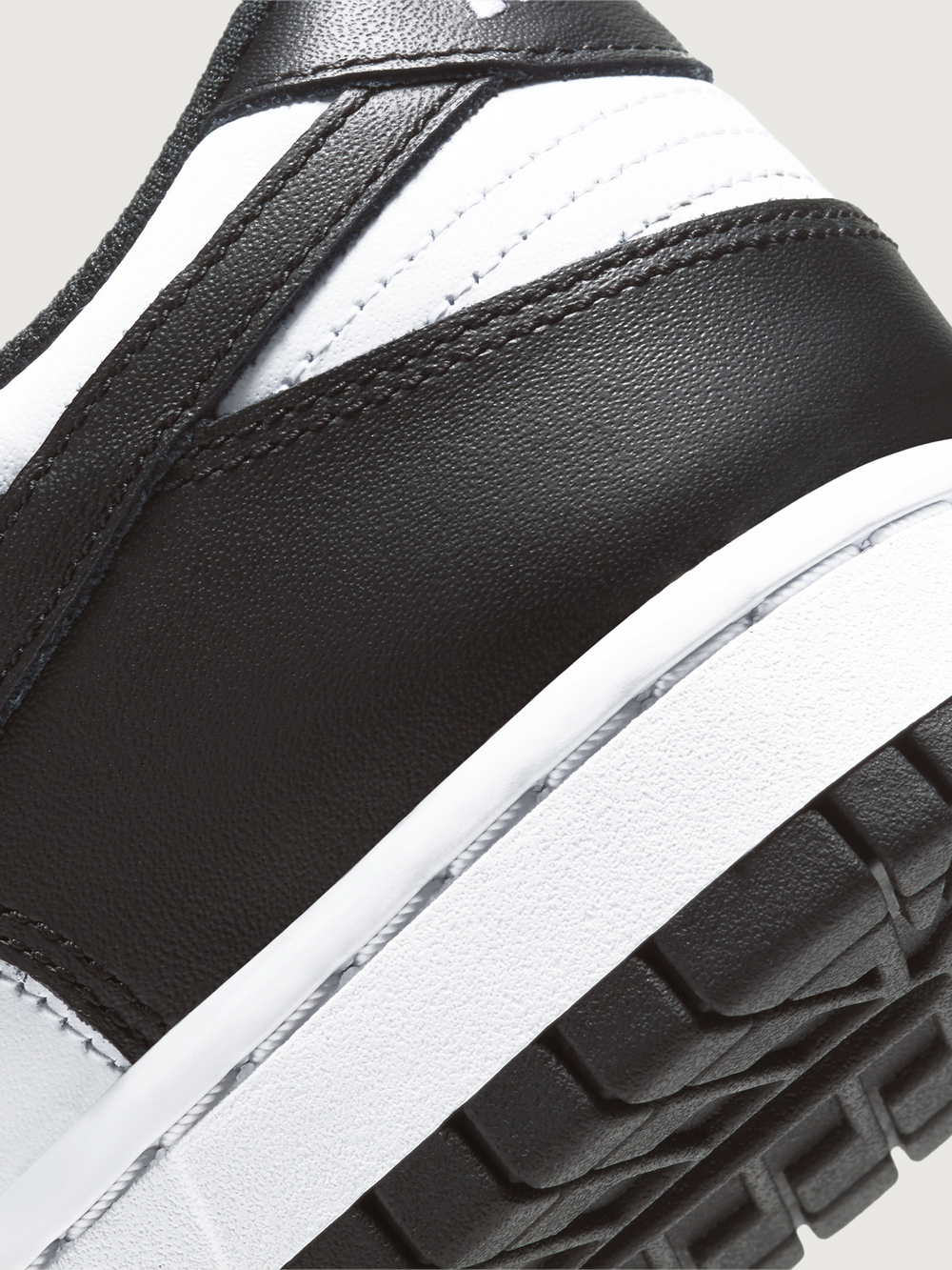 Nike Dunk Low - White/Black-White