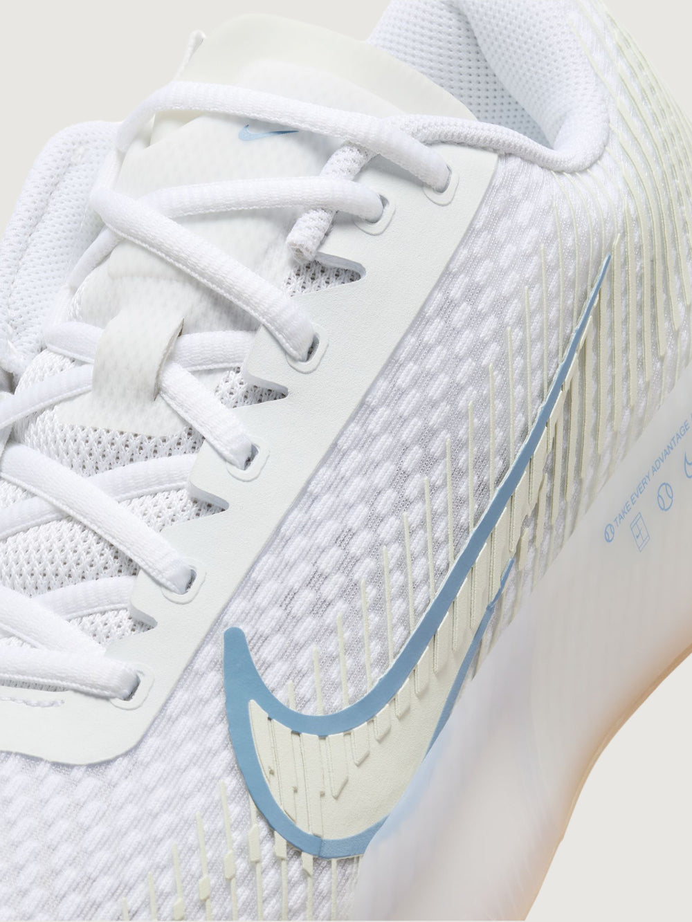 NikeCourt Air Zoom Vapor 11 - White/Light Blue-Sail-Gum- Light Brown